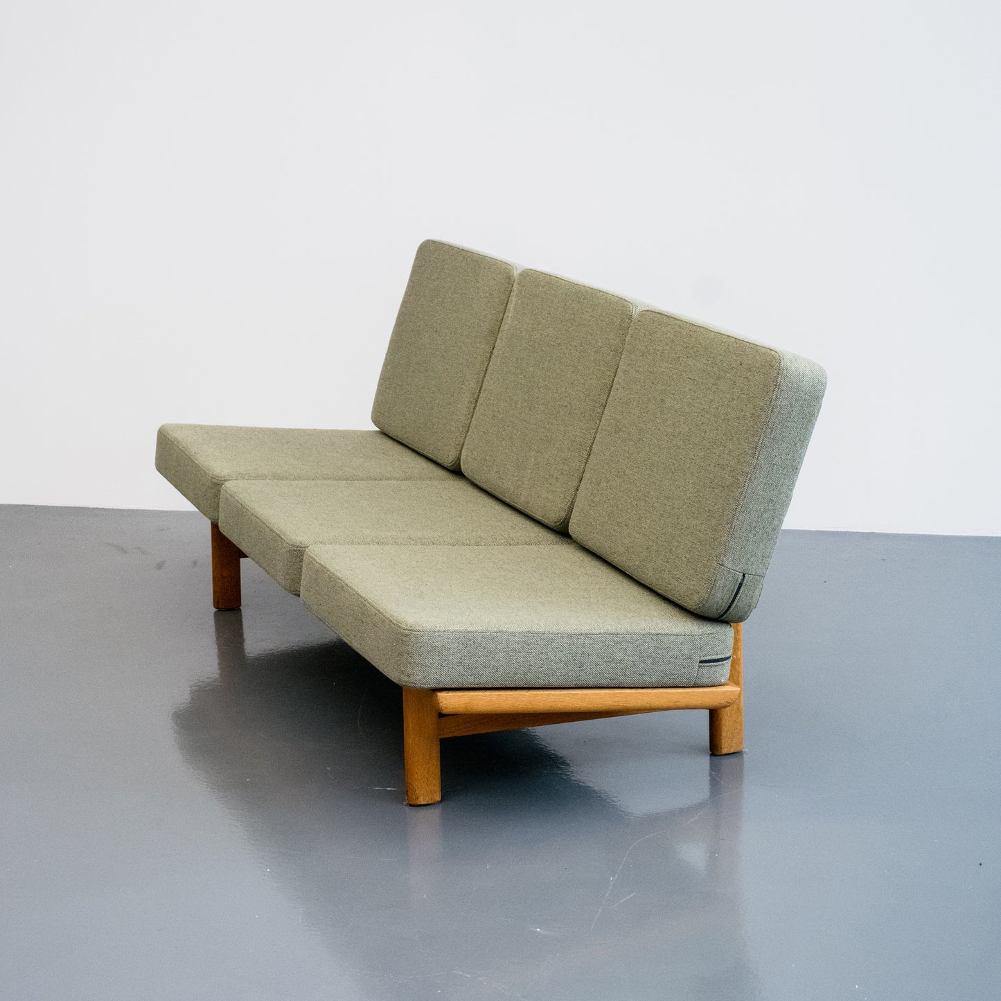 Hans Wegner Ge 236 Sofa for Getama