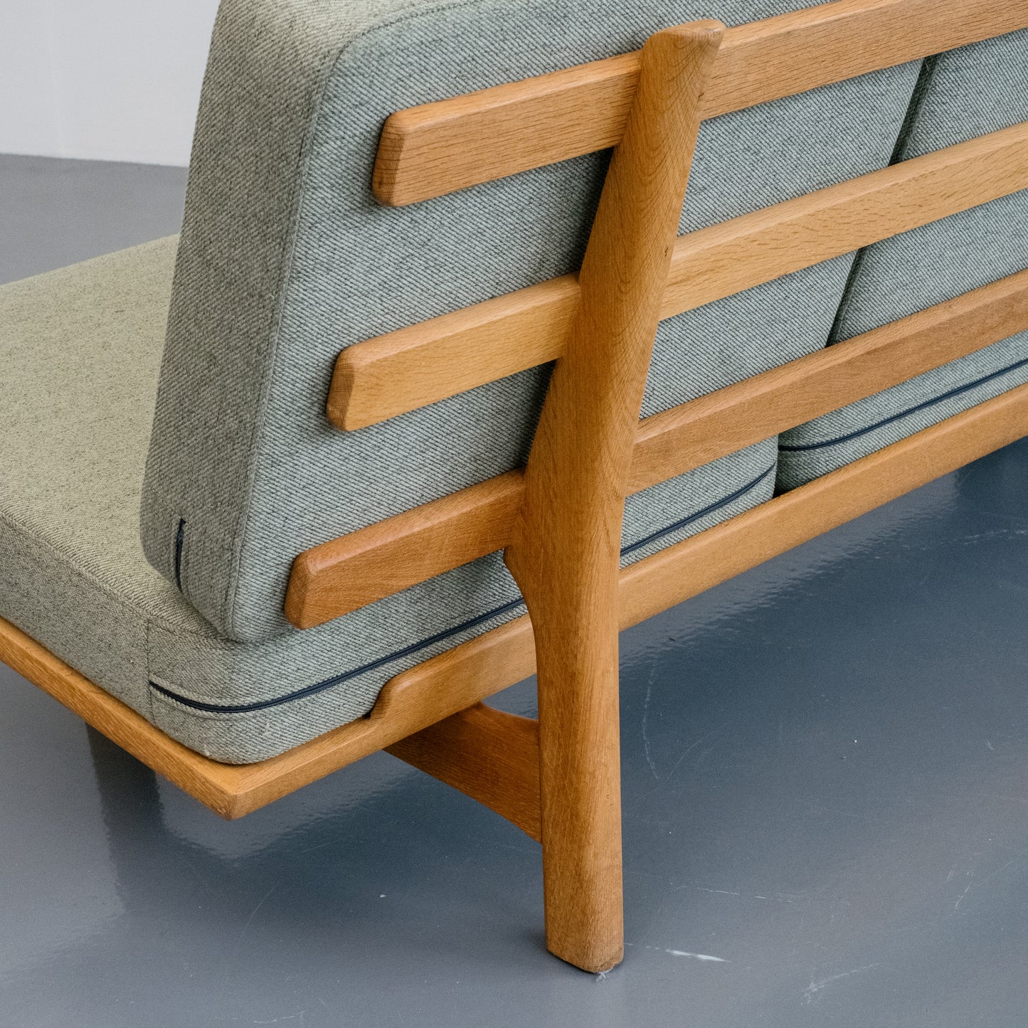 Hans Wegner Ge 236 Sofa for Getama
