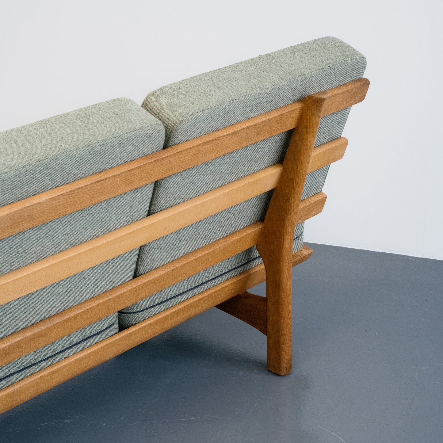 Hans Wegner Ge 236 Sofa for Getama