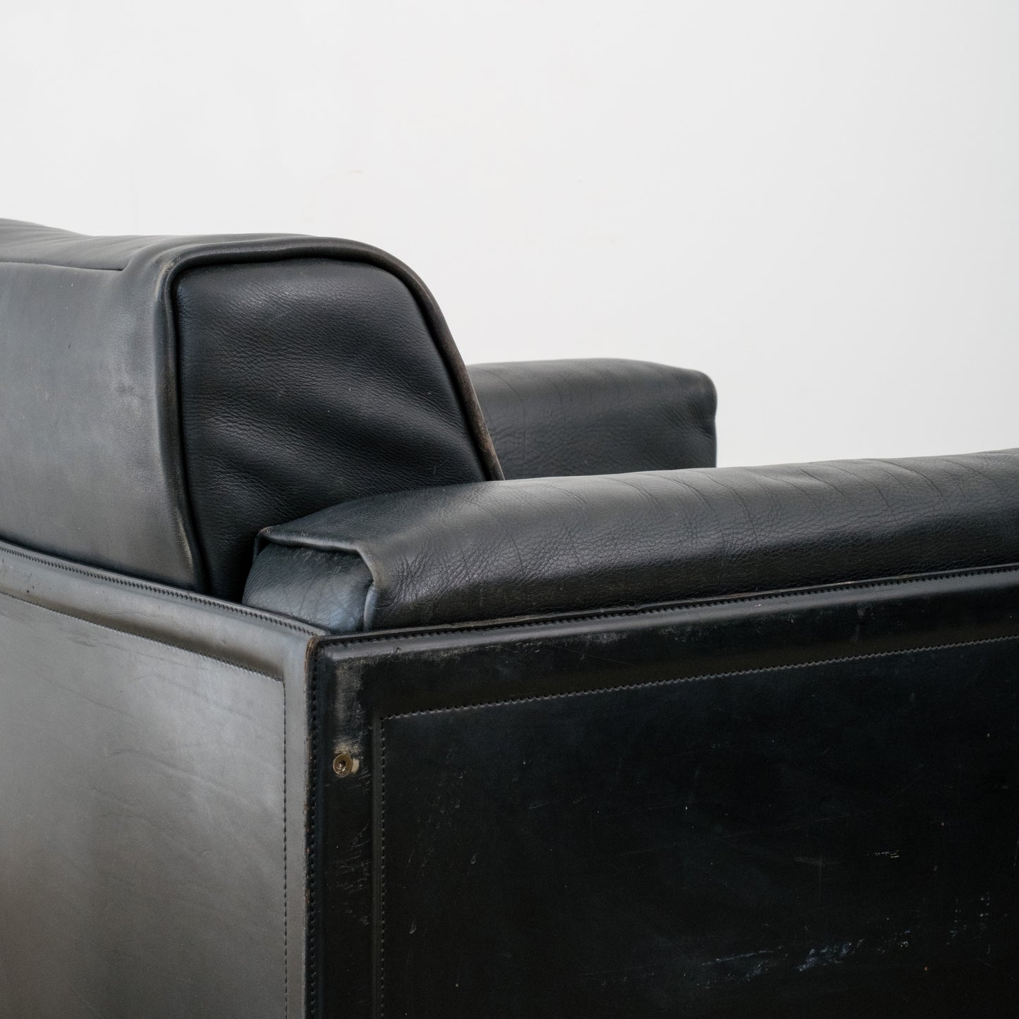 Matteo Grassi 'Korium' Leather armchair by Tito Agnoli