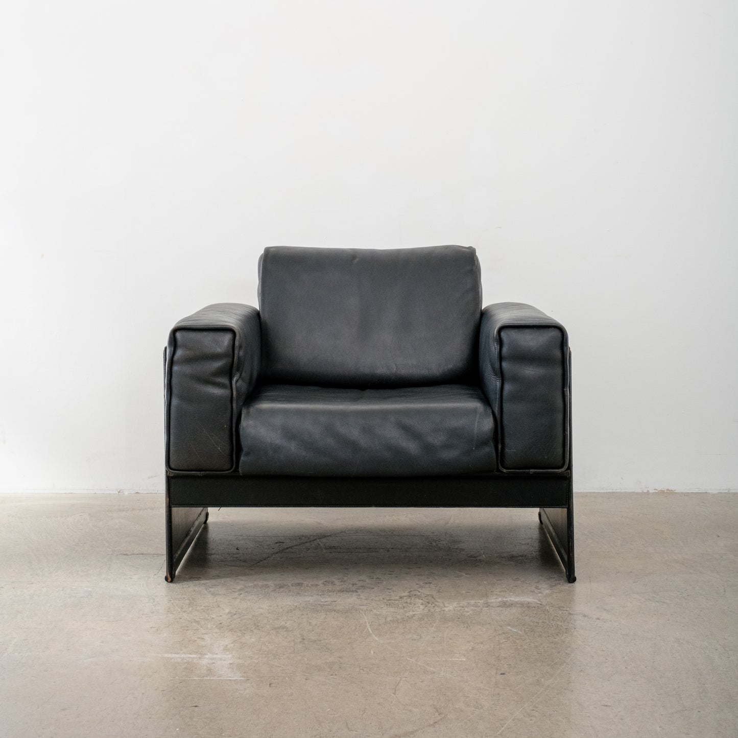 Matteo Grassi 'Korium' Leather armchair by Tito Agnoli