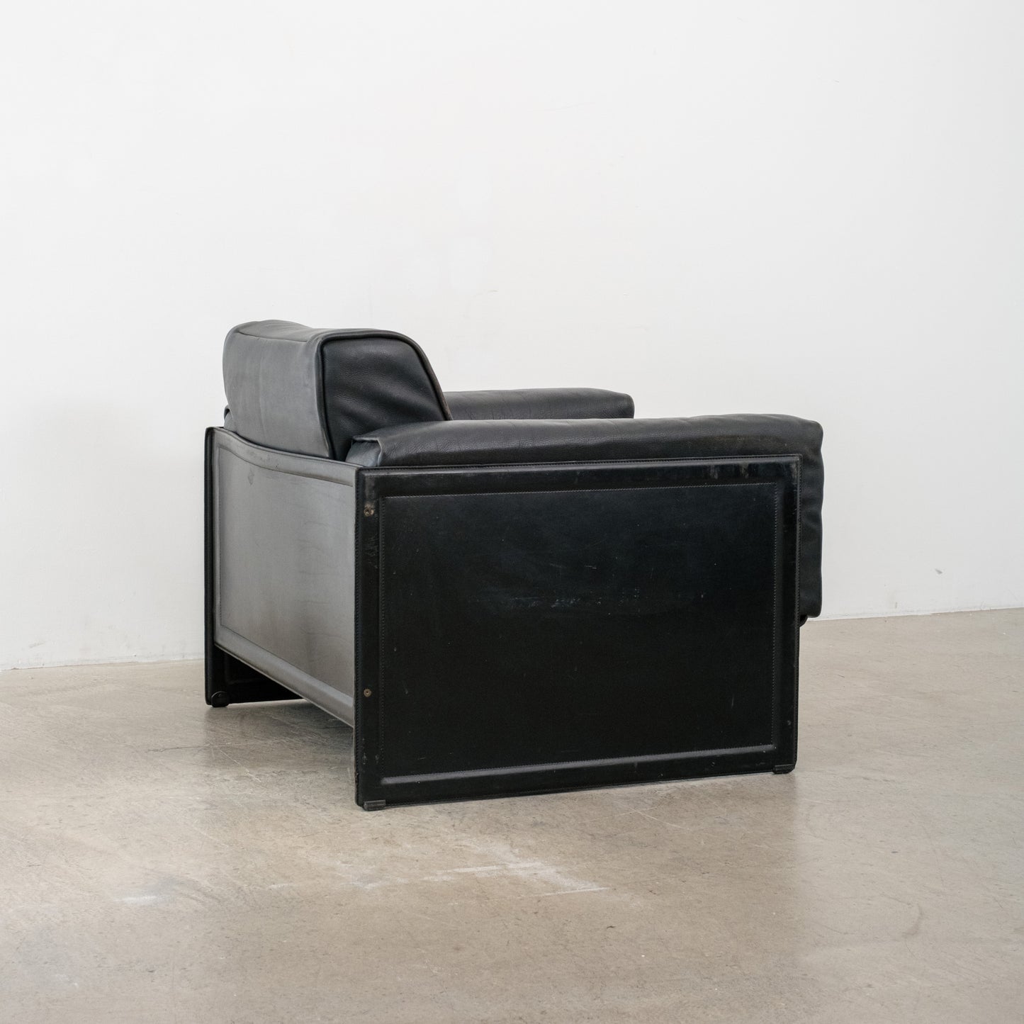 Matteo Grassi 'Korium' Leather armchair by Tito Agnoli