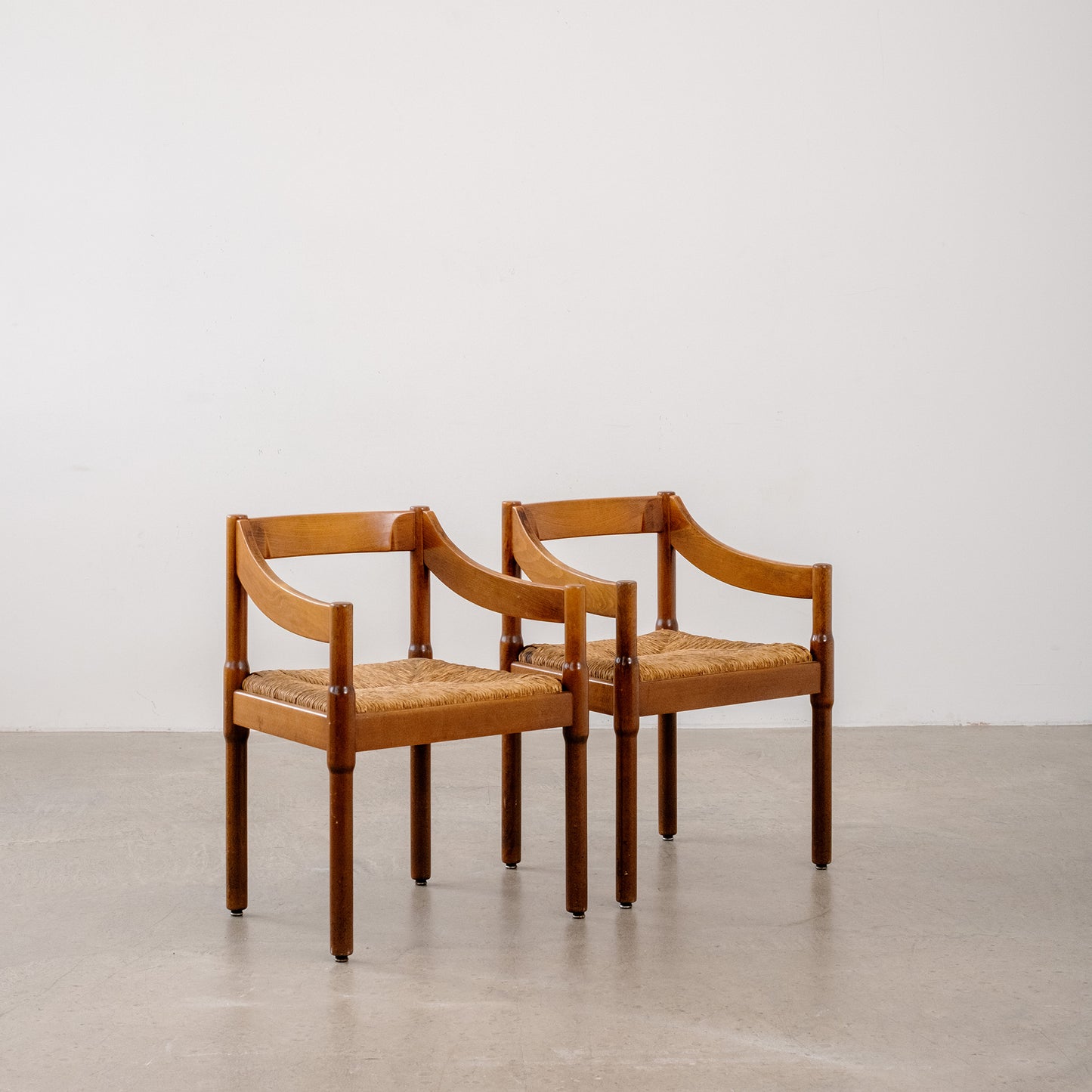 Vico Magistretti 'Carimate' Chairs